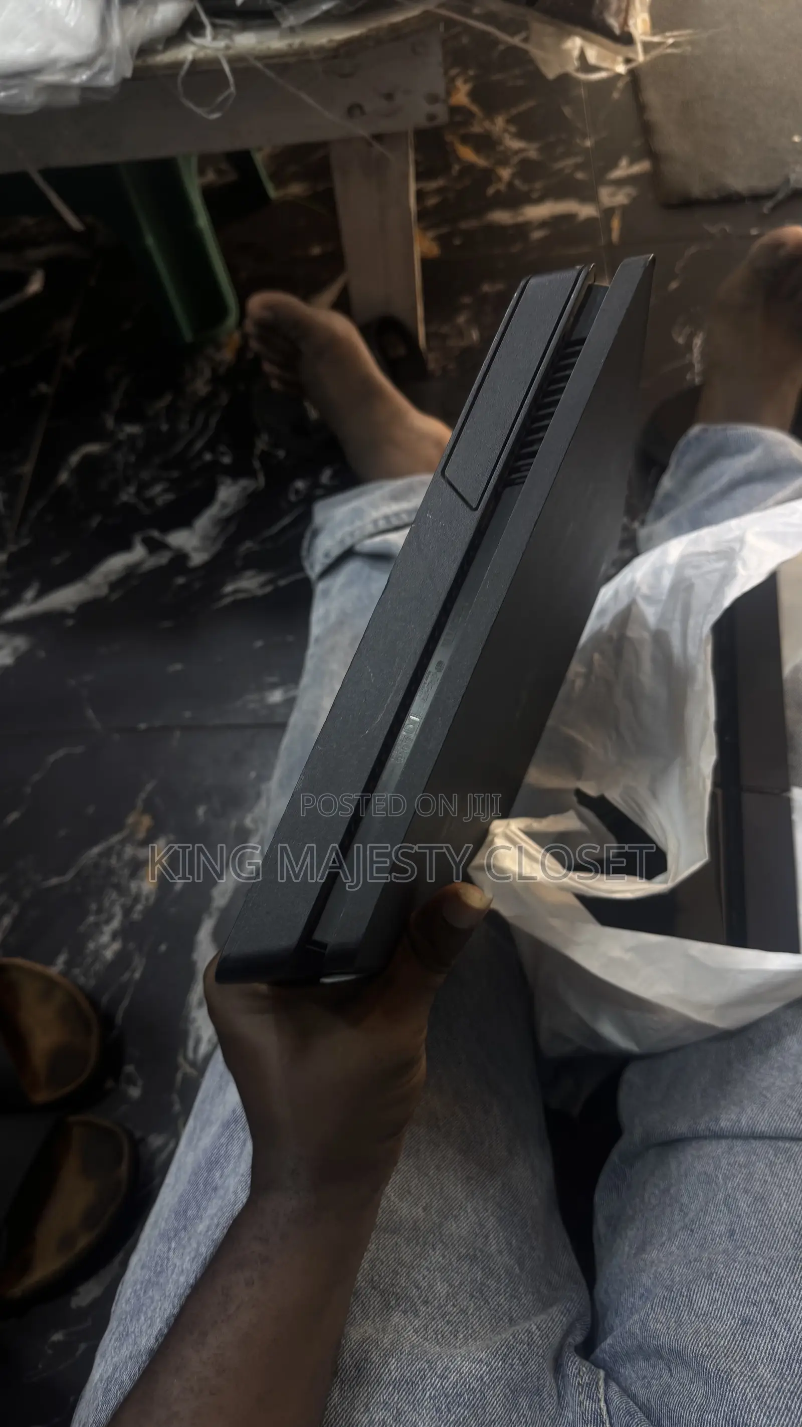 Play Station 4 Slim