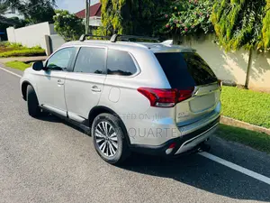 Mitsubishi Outlander 2020 Gray
