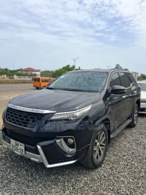 Toyota Fortuner 2.4 D AWD 2019 Black