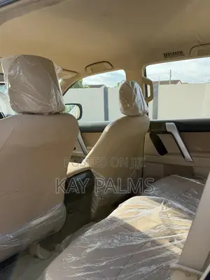 Toyota Land Cruiser Prado 2017 White