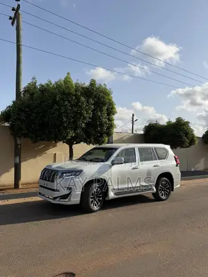 Toyota Land Cruiser Prado 2017 White