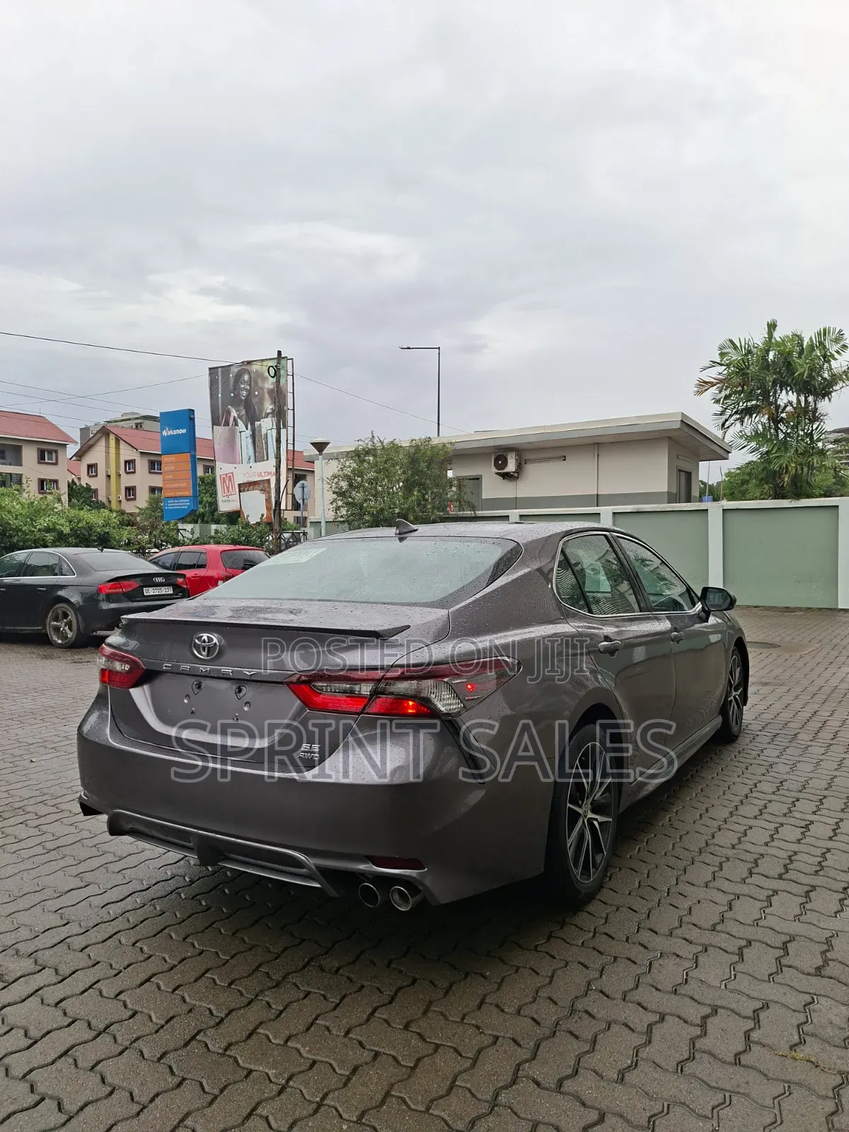 Toyota Camry SE 2021 Gray