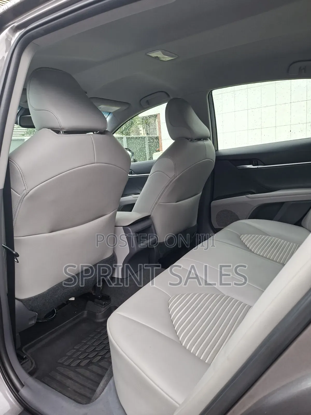 Toyota Camry SE 2021 Gray