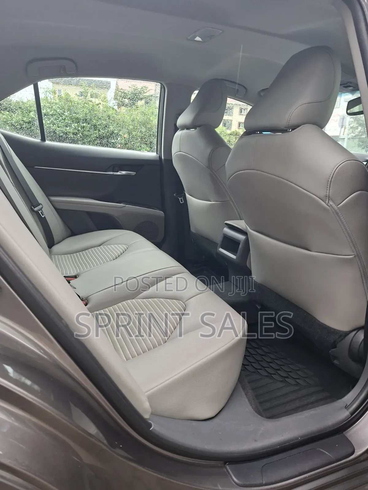 Toyota Camry SE 2021 Gray