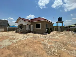 3bdrm House in School Junction for rent