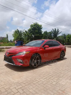 Toyota Camry 2018 Red