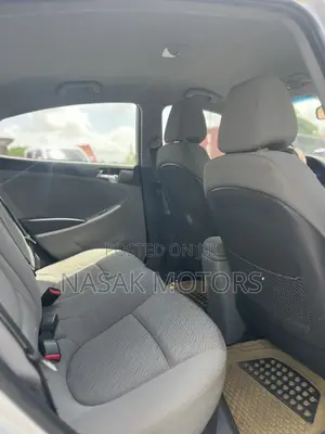 Hyundai Accent 2013 Silver