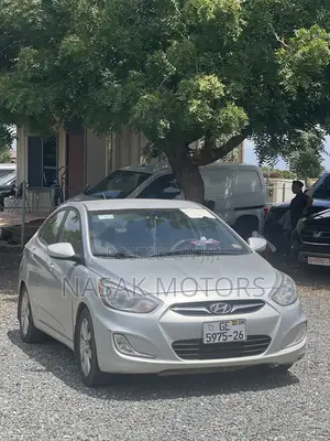 Hyundai Accent 2013 Silver