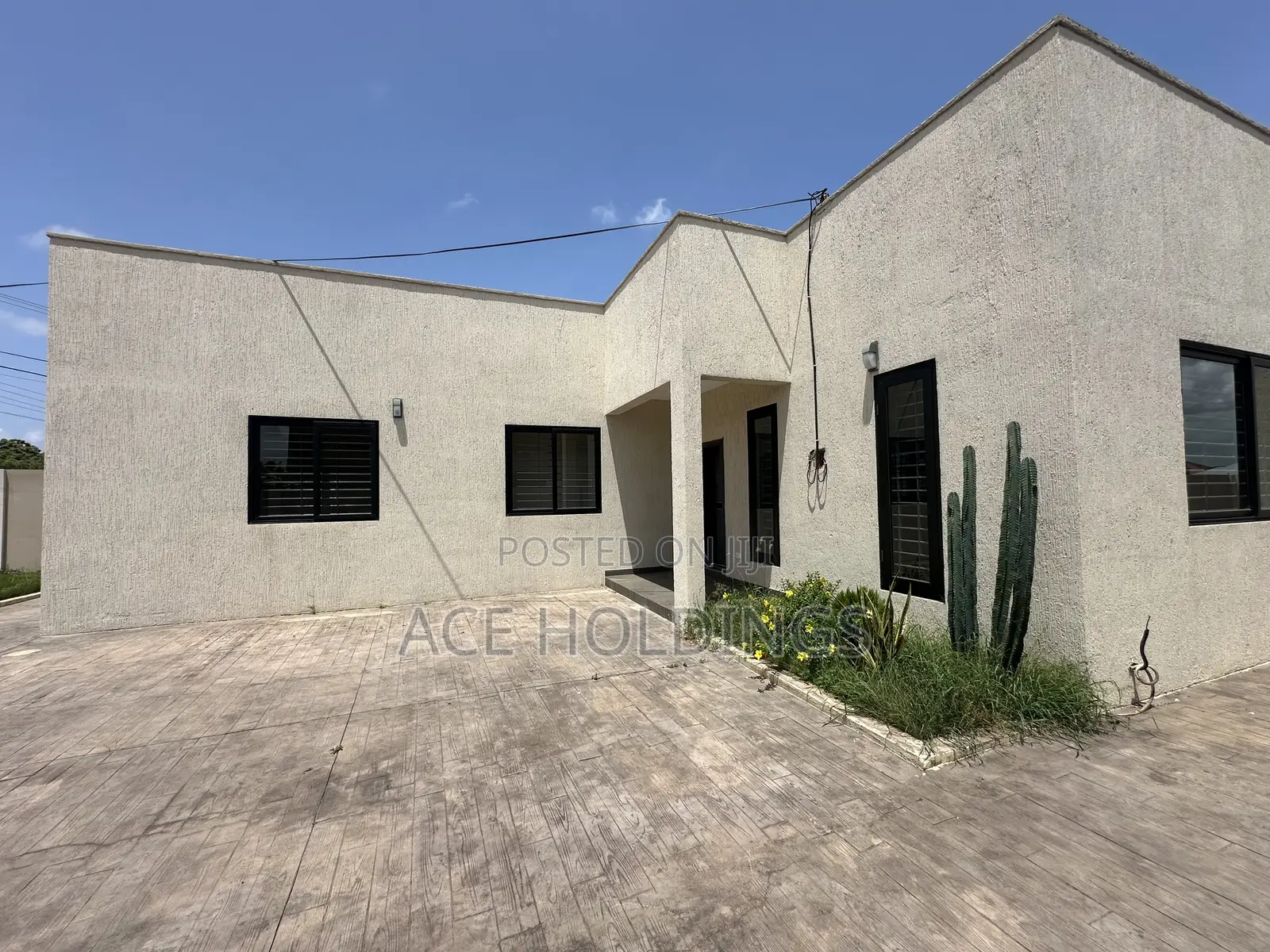 3bdrm House in Lakeside for sale