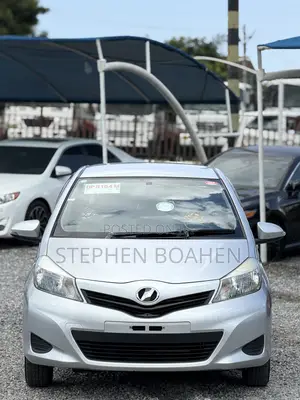 Toyota Vitz 2013 Silver