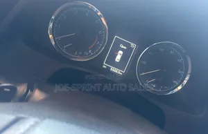 Toyota Corolla SE (1.8L 4cyl 2A) 2019 Blue