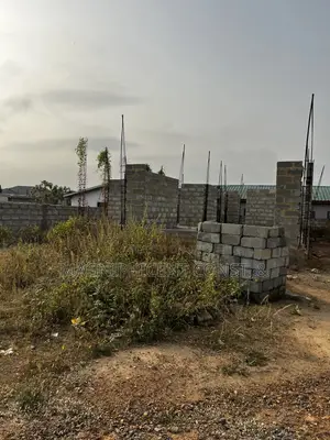 4bdrm Penthouse in Lakeside Estates, Ashaley Botwe for sale