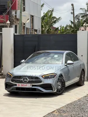 Mercedes-Benz C300 2023 Gray