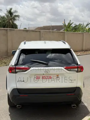 Toyota RAV4 Limited AWD 2023 White