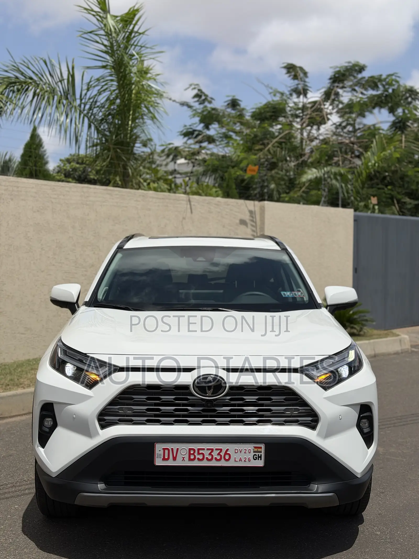 Toyota RAV4 Limited AWD 2023 White