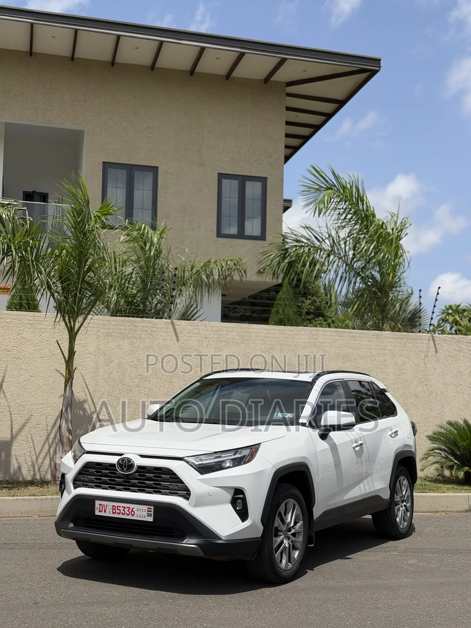 Toyota RAV4 Limited AWD 2023 White