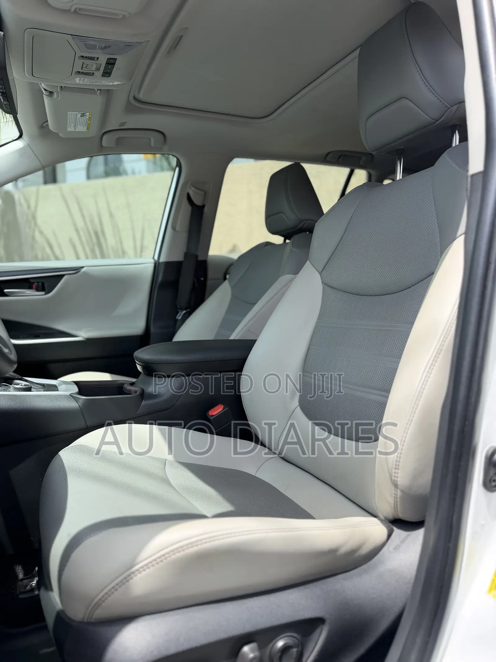 Toyota RAV4 Limited AWD 2023 White