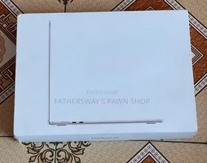 Laptop Apple MacBook Air 2024 M3 15-inch 16GB Apple M3 SSD 512GB