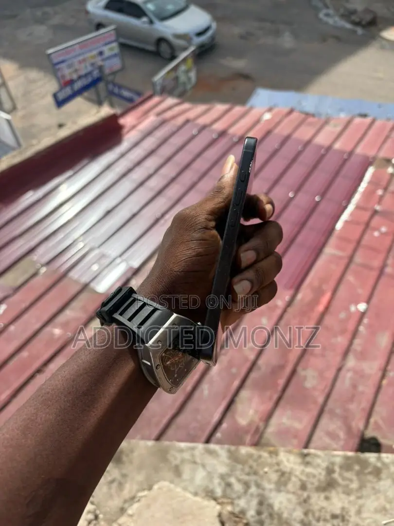 Apple iPhone 16 128 GB Black