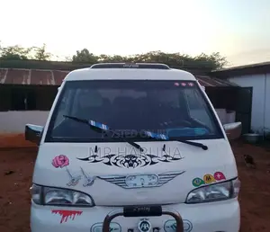 Hyundai H-100 2004 White