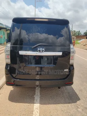 Toyota Voxy 2013 Black