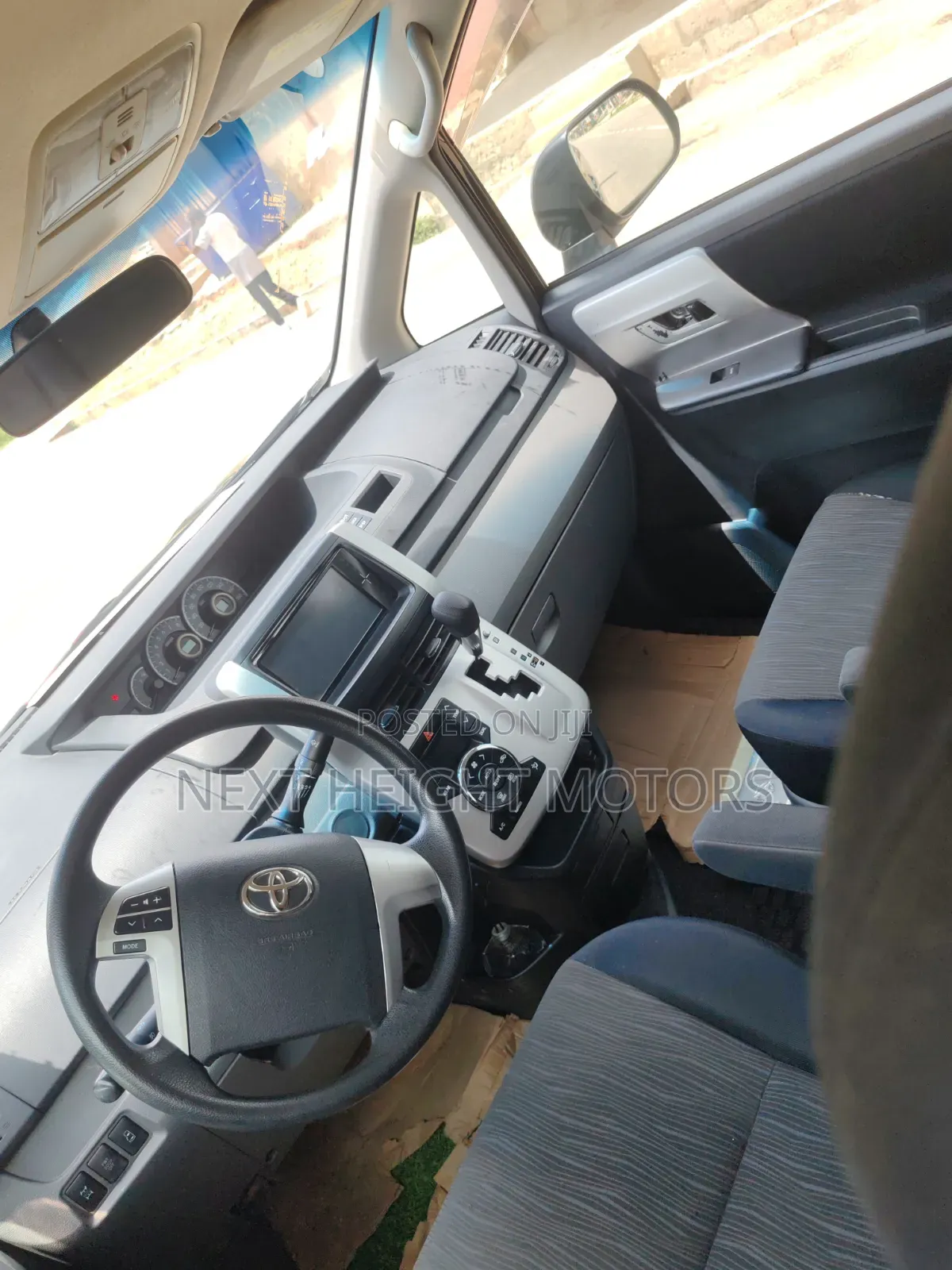 Toyota Voxy 2013 Black