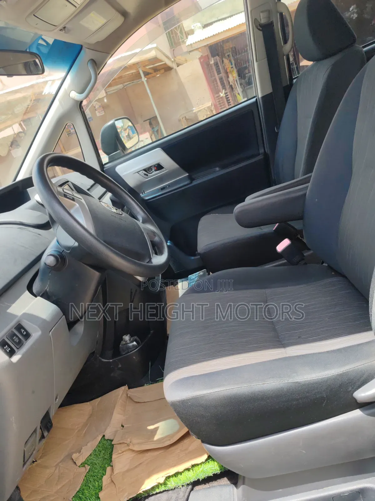 Toyota Voxy 2013 Black