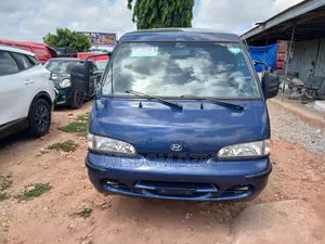 Hyundai H-100 2003 Blue