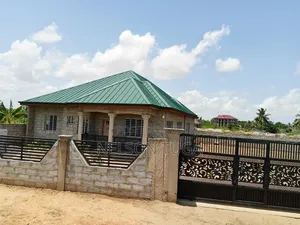 5bdrm House in Afuman, Ablekuma for sale