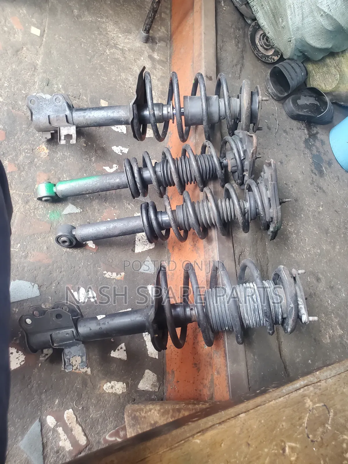 Nissan B15 Ront and Back Shock