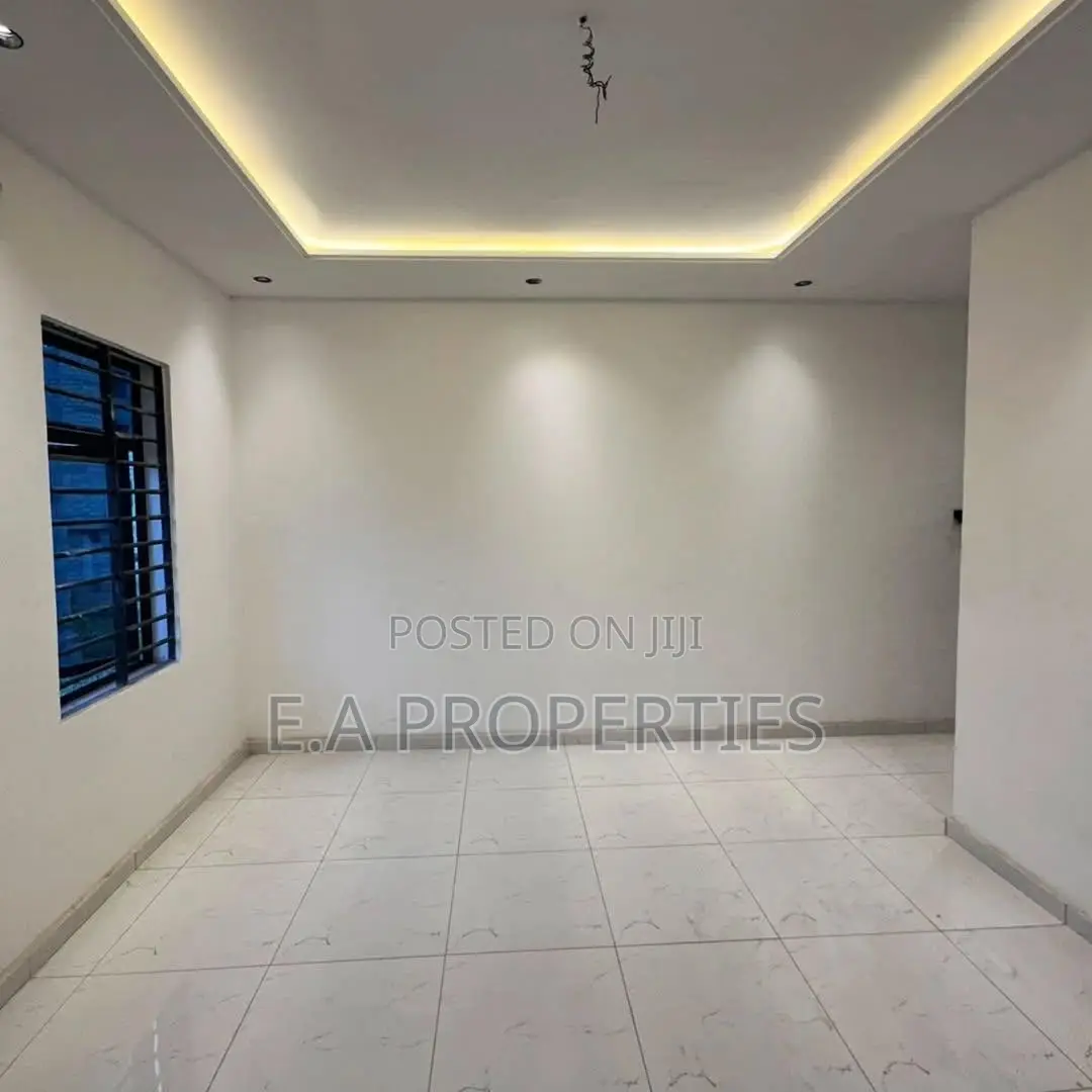 4bdrm House in Ea Properties, Lake Side Estate for sale