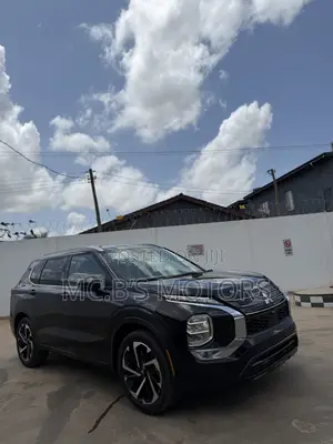 Mitsubishi Outlander 2023 Black