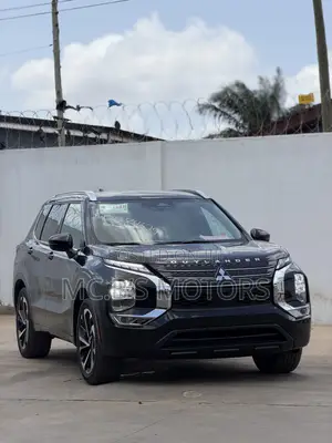 Mitsubishi Outlander 2023 Black
