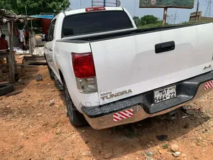 Toyota Tundra 2015 White