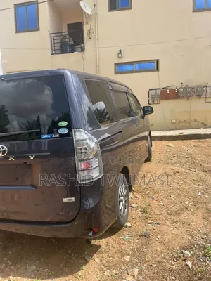 Toyota Voxy 2013 Blue