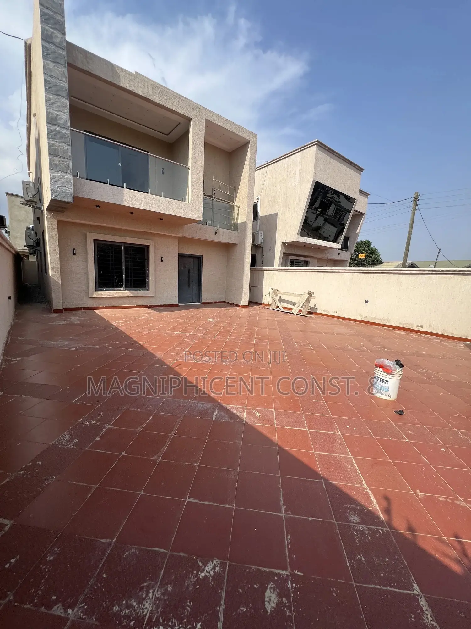 4bdrm Duplex in Lakeside Estates, Ashaley Botwe for sale