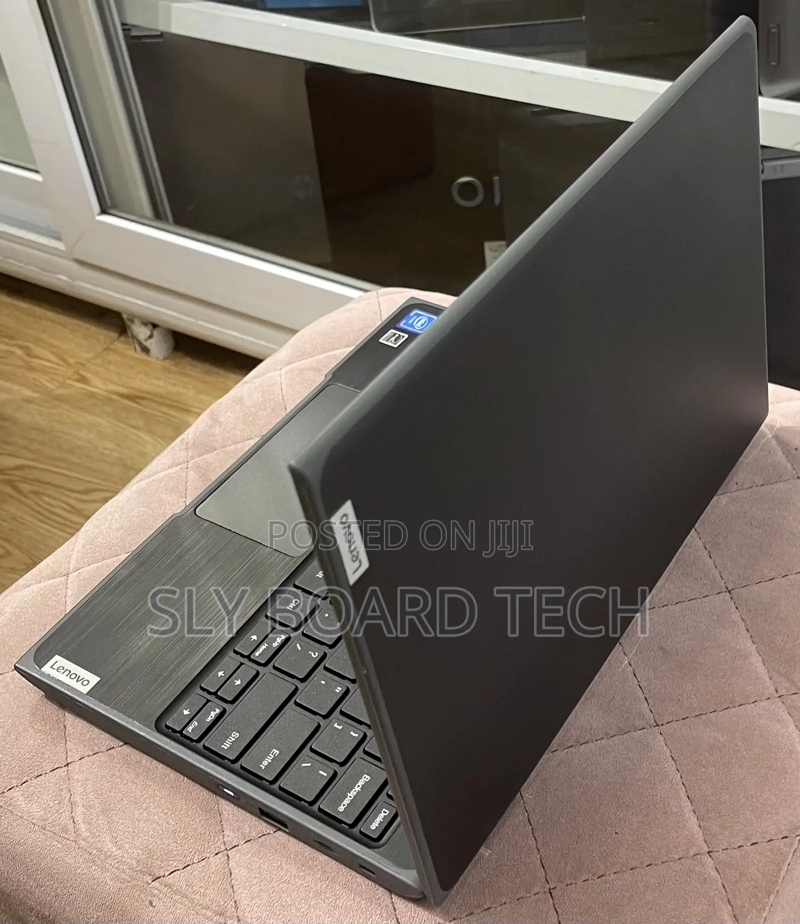 Laptop Lenovo 100e 4GB Intel SSD 60GB