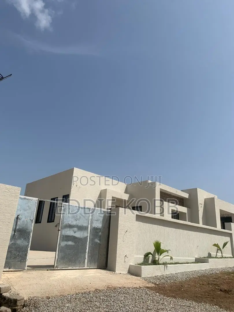3bdrm Mansion in Eddiekobbs Agency, Kumasi Metropolitan for sale