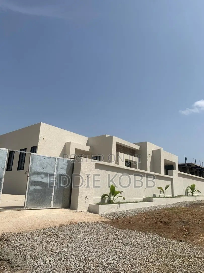 3bdrm Mansion in Eddiekobbs Agency, Kumasi Metropolitan for sale