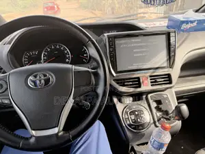 Toyota Voxy SV Premium 2014 Black