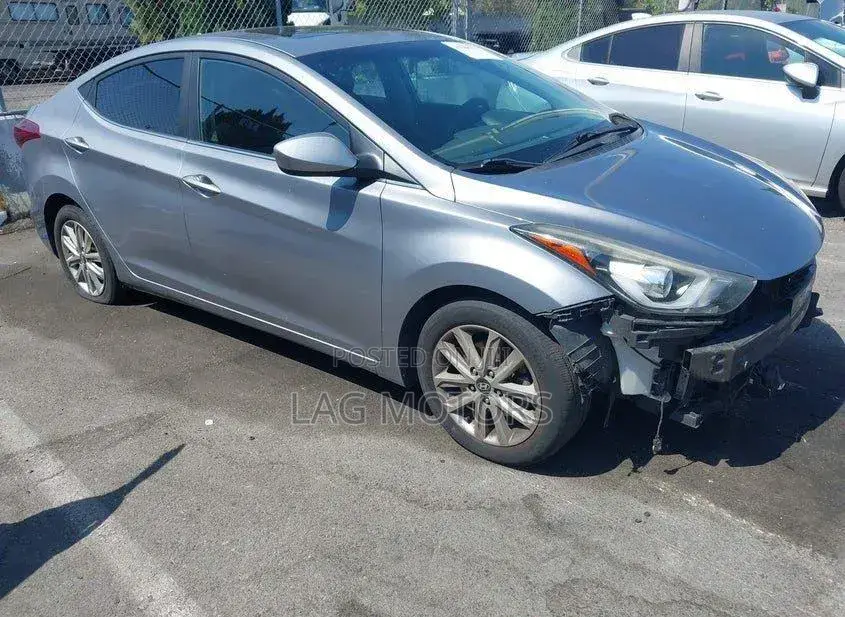 Hyundai Elantra SE 4dr Sedan (1.8L 4cyl 6A) 2015 Silver