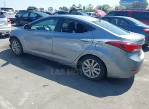 Hyundai Elantra SE 4dr Sedan (1.8L 4cyl 6A) 2015 Silver