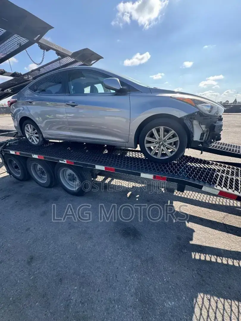 Hyundai Elantra SE 4dr Sedan (1.8L 4cyl 6A) 2015 Silver