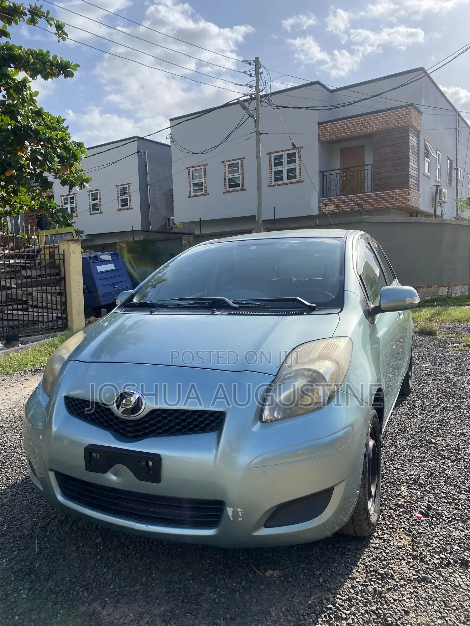 Toyota Vitz 2010 Green