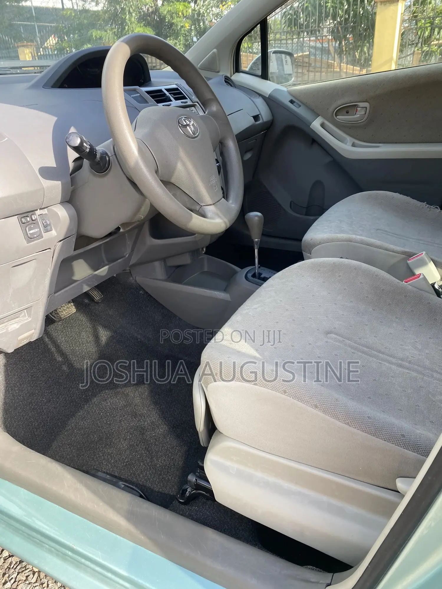 Toyota Vitz 2010 Green