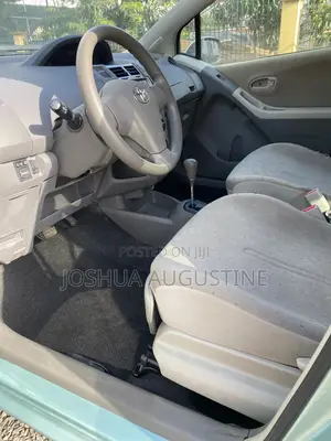 Toyota Vitz 2010 Green