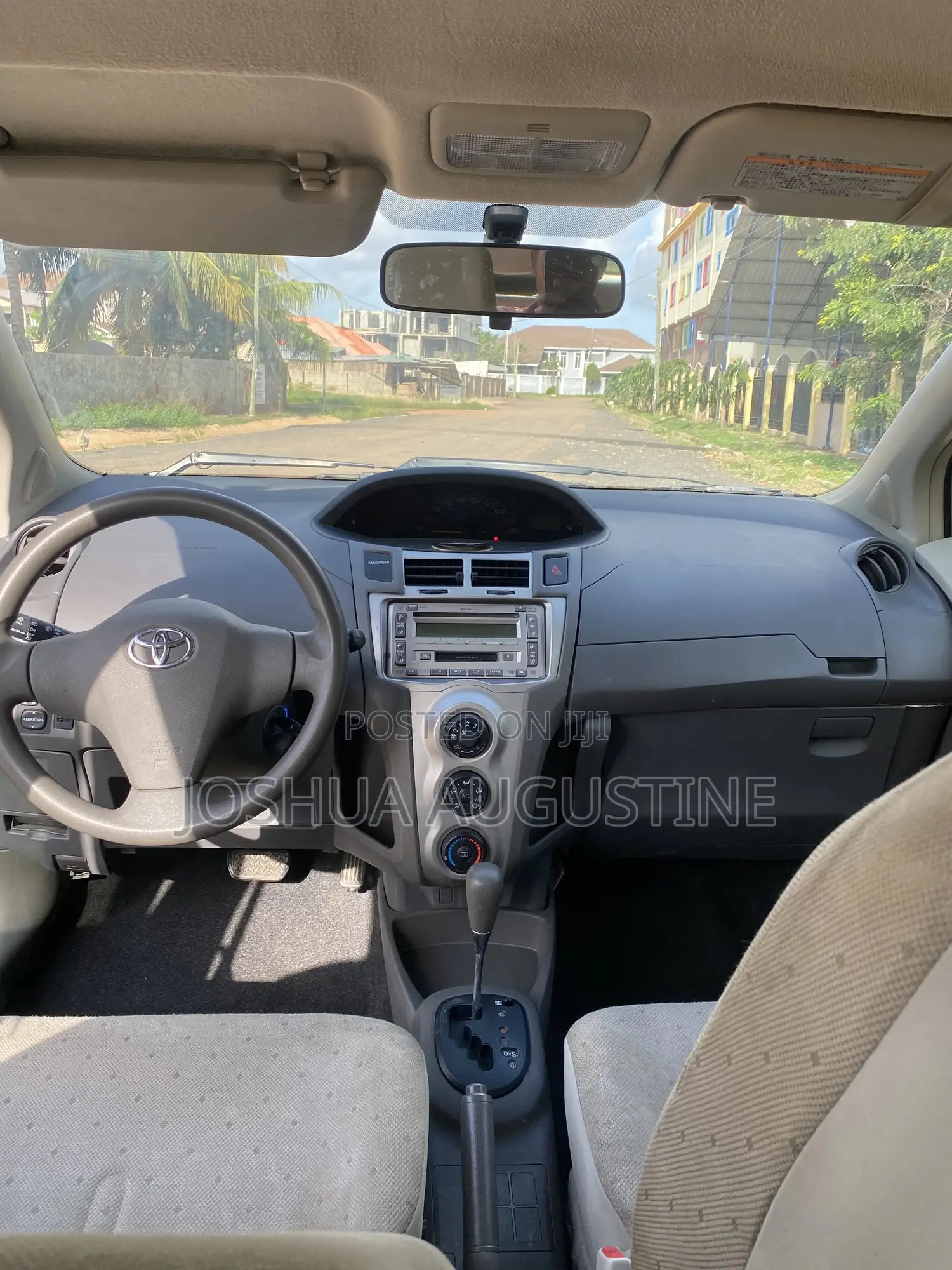 Toyota Vitz 2010 Green