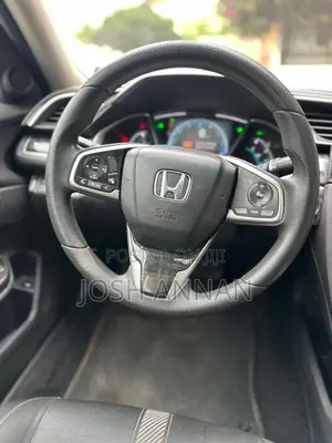 Honda Civic EX 4dr Hatchback (1.5L 4cyl) 2017 Gray