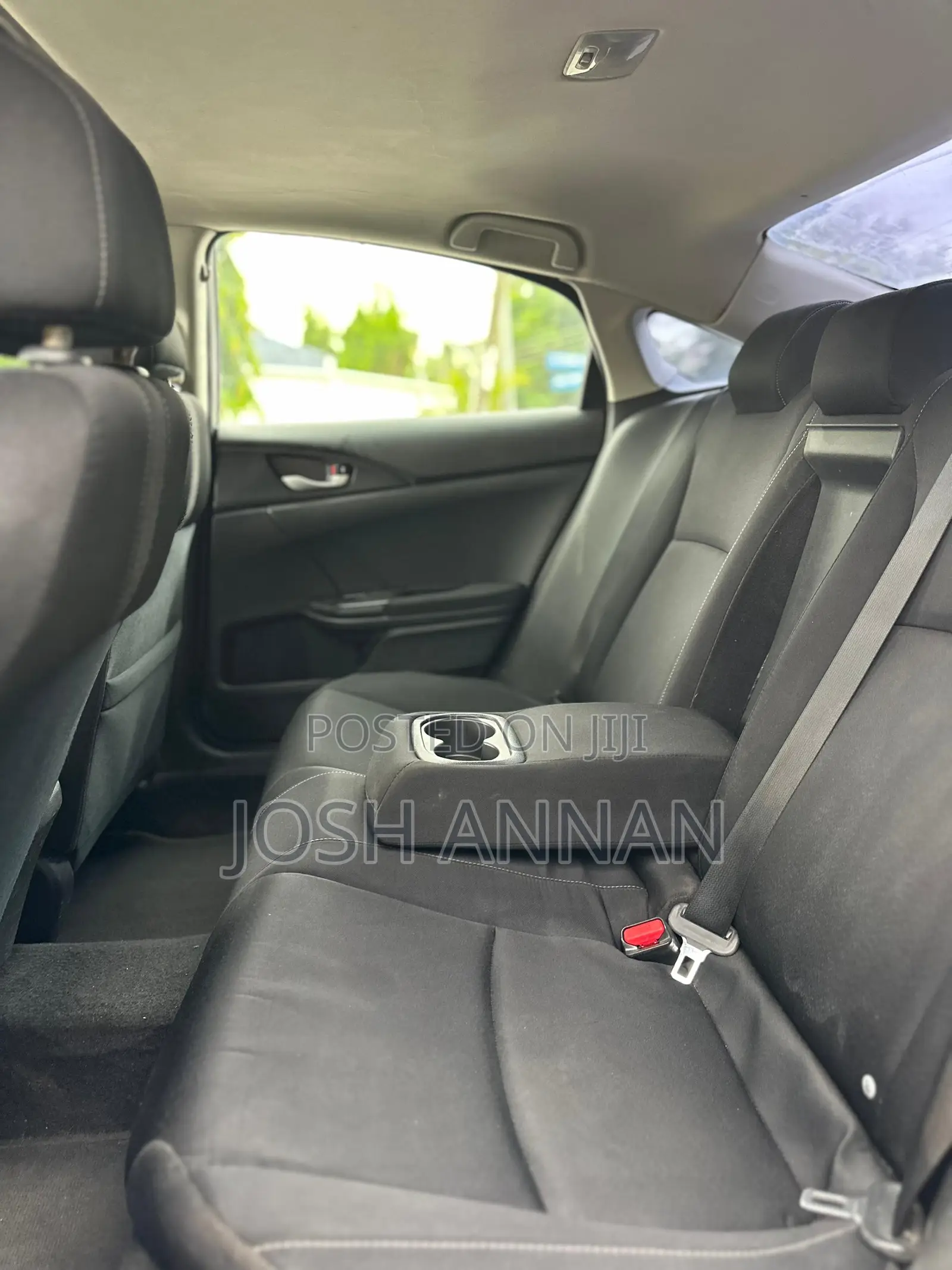 Honda Civic EX 4dr Hatchback (1.5L 4cyl) 2017 Gray