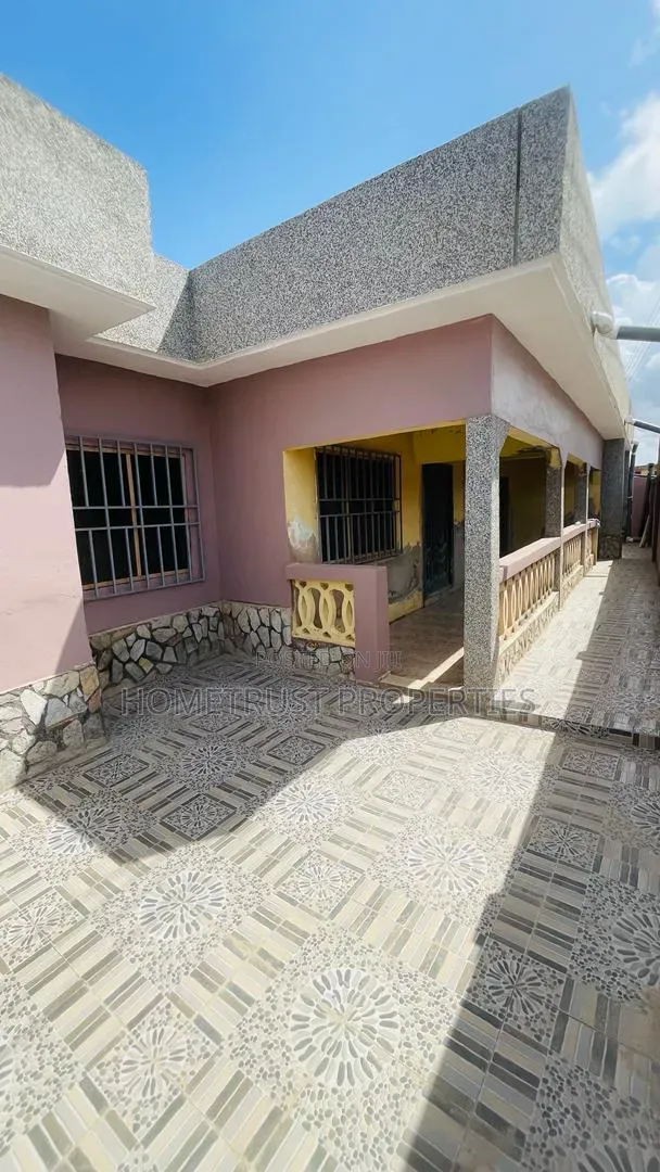 12bdrm Apartment in Kasoa Cal Bank Area, New Market for sale